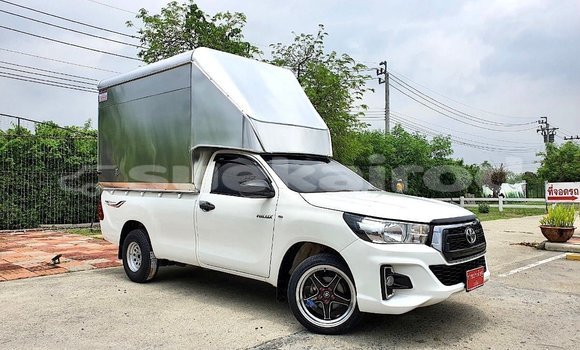 ซื้อ รถมือสอง Toyota Hiluxe Revo ขาว รถยนต์ ใน %{เมือง} ใน กรุงเทพมหานคร