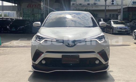 ซื้อ รถมือสอง Toyota C-HR ขาว รถยนต์ ใน %{เมือง} ใน กรุงเทพมหานคร ซื้อ รถมือสอง Toyota C-HR ขาว รถยนต์ ใน %{เมือง} ใน กรุงเทพมหานคร