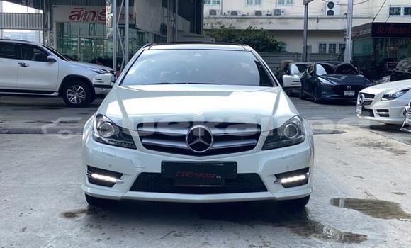 ซื้อ รถมือสอง Mercedes-Benz C250 coupe ขาว รถยนต์ ใน %{เมือง} ใน กรุงเทพมหานคร ซื้อ รถมือสอง Mercedes-Benz C250 coupe ขาว รถยนต์ ใน %{เมือง} ใน กรุงเทพมหานคร