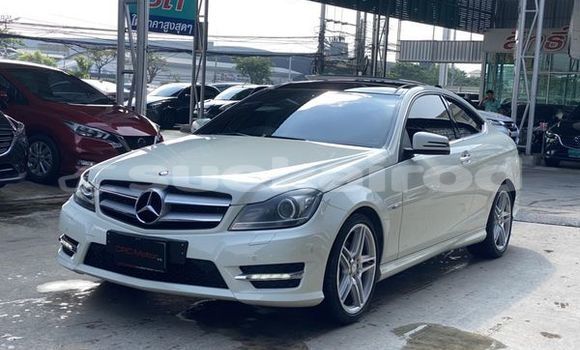 ซื้อ รถมือสอง Mercedes-Benz C250 coupe ขาว รถยนต์ ใน %{เมือง} ใน กรุงเทพมหานคร ซื้อ รถมือสอง Mercedes-Benz C250 coupe ขาว รถยนต์ ใน %{เมือง} ใน กรุงเทพมหานคร