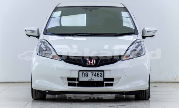 Buy Used Honda Jazz White Car in Bangkok in Bangkok Buy Used Honda Jazz White Car in Bangkok in Bangkok