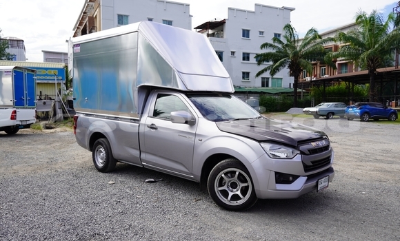 ซื้อ รถมือสอง Isuzu D-Max เงิน รถยนต์ ใน %{เมือง} ใน กรุงเทพมหานคร