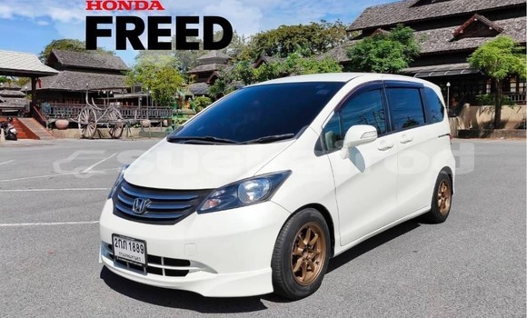 ซื้อ รถมือสอง Honda Freed ขาว รถยนต์ ใน %{เมือง} ใน กรุงเทพมหานคร