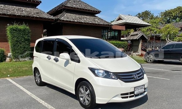 ซื้อ รถมือสอง Honda Freed ขาว รถยนต์ ใน %{เมือง} ใน กรุงเทพมหานคร