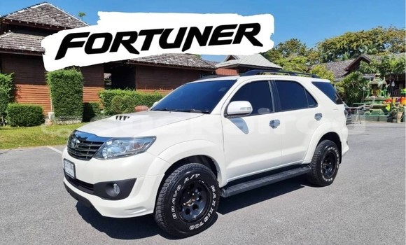 Buy Used Toyota Fortuner White Car in Bangkok in Bangkok