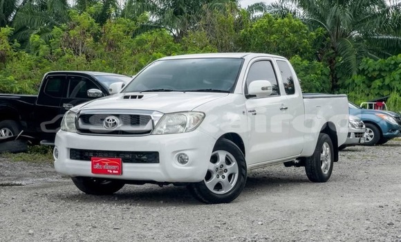 Buy Used Toyota Hiluxe VIGO White Car in Bangkok in Bangkok