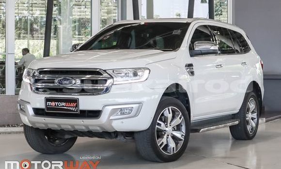 ซื้อ รถมือสอง Ford Everest ขาว รถยนต์ ใน %{เมือง} ใน กรุงเทพมหานคร