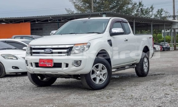 ซื้อ รถมือสอง Ford Ranger ขาว รถยนต์ ใน %{เมือง} ใน กรุงเทพมหานคร