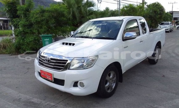 ซื้อ รถมือสอง Toyota Hiluxe VIGO ขาว รถยนต์ ใน %{เมือง} ใน กรุงเทพมหานคร