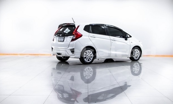 Buy Used Honda Jazz White Car in Bangkok in Bangkok Buy Used Honda Jazz White Car in Bangkok in Bangkok