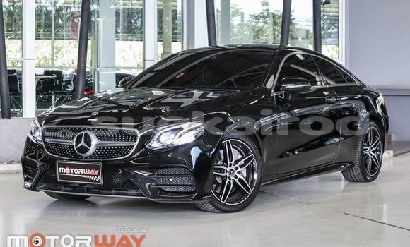 ซื้อ รถมือสอง Mercedes-Benz E-Classe สีดำ รถยนต์ ใน %{เมือง} ใน กรุงเทพมหานคร