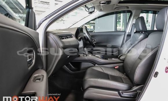 Buy Used Honda HR-V White Car in Bangkok in Bangkok Buy Used Honda HR-V White Car in Bangkok in Bangkok