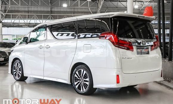 Buy Used Toyota Alphard White Car in Bangkok in Bangkok Buy Used Toyota Alphard White Car in Bangkok in Bangkok