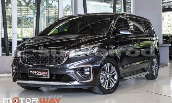 ซื้อ รถมือสอง Kia Carnival สีดำ รถยนต์ ใน %{เมือง} ใน กรุงเทพมหานคร