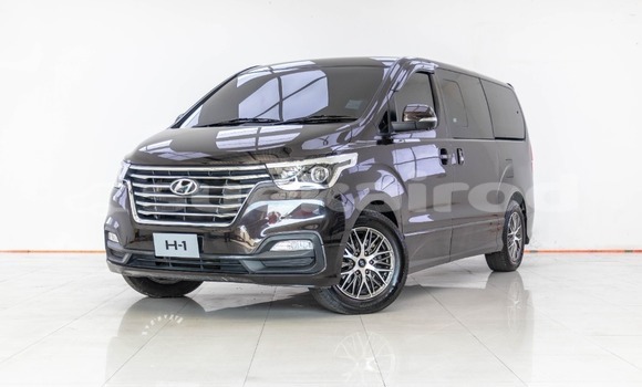 ซื้อ รถมือสอง Hyundai H1 สีดำ รถยนต์ ใน %{เมือง} ใน กรุงเทพมหานคร