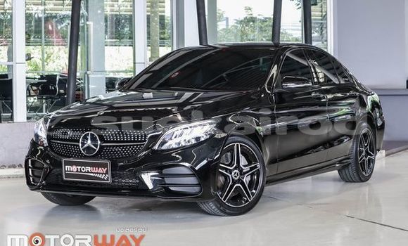 ซื้อ รถมือสอง Mercedes-Benz C-Classe สีดำ รถยนต์ ใน %{เมือง} ใน กรุงเทพมหานคร