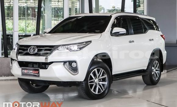 Buy Used Toyota Fortuner White Car in Bangkok in Bangkok