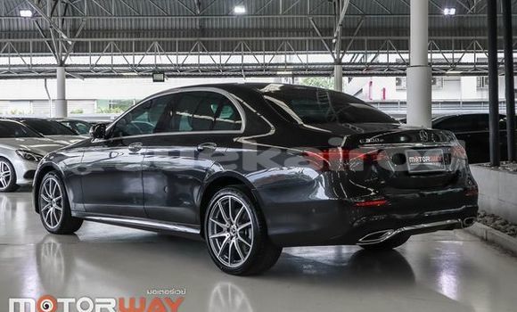 Buy Used Mercedes-Benz E-Classe Black Car in Bangkok in Bangkok Buy Used Mercedes-Benz E-Classe Black Car in Bangkok in Bangkok