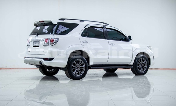 ซื้อ รถมือสอง Toyota Fortuner ขาว รถยนต์ ใน %{เมือง} ใน กรุงเทพมหานคร ซื้อ รถมือสอง Toyota Fortuner ขาว รถยนต์ ใน %{เมือง} ใน กรุงเทพมหานคร