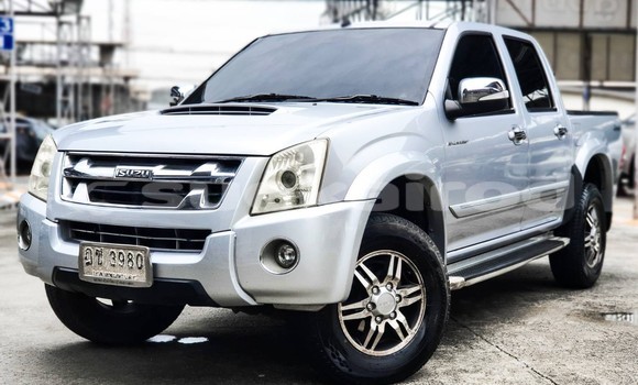 ซื้อ รถมือสอง Isuzu D–MAX เงิน รถยนต์ ใน %{เมือง} ใน กรุงเทพมหานคร