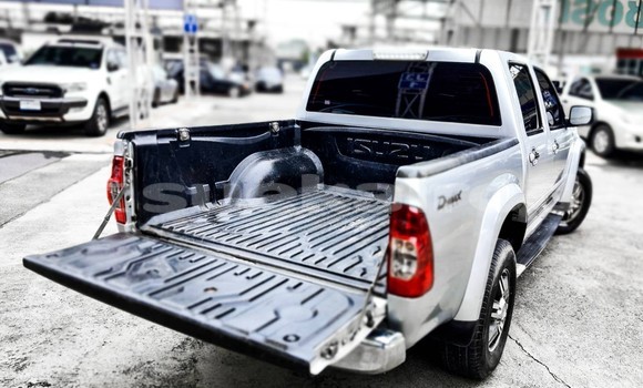 ซื้อ รถมือสอง Isuzu D–MAX เงิน รถยนต์ ใน %{เมือง} ใน กรุงเทพมหานคร ซื้อ รถมือสอง Isuzu D–MAX เงิน รถยนต์ ใน %{เมือง} ใน กรุงเทพมหานคร