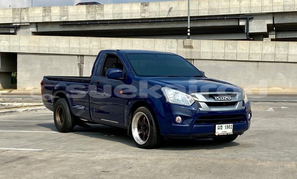 Buy Used Isuzu D-Max Blue Car in Bangkok in Bangkok