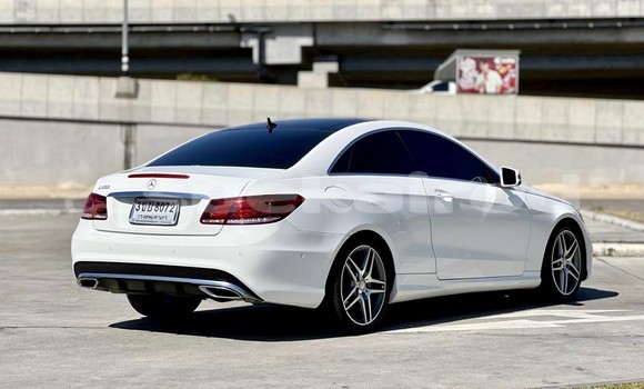 ซื้อ รถมือสอง Mercedes-Benz E-Classe ขาว รถยนต์ ใน %{เมือง} ใน กรุงเทพมหานคร ซื้อ รถมือสอง Mercedes-Benz E-Classe ขาว รถยนต์ ใน %{เมือง} ใน กรุงเทพมหานคร