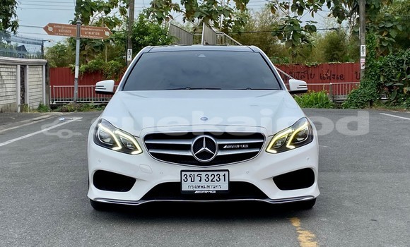 ซื้อ รถมือสอง Mercedes-Benz E-Classe ขาว รถยนต์ ใน %{เมือง} ใน กรุงเทพมหานคร ซื้อ รถมือสอง Mercedes-Benz E-Classe ขาว รถยนต์ ใน %{เมือง} ใน กรุงเทพมหานคร