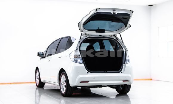 Buy Used Honda Jazz White Car in Bangkok in Bangkok Buy Used Honda Jazz White Car in Bangkok in Bangkok