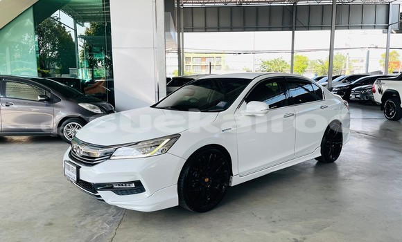 Buy Used Honda Accord White Car in Bangkok in Bangkok