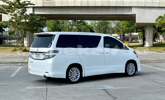 Buy Used Toyota Vellfire White Car in Bangkok in Bangkok Buy Used Toyota Vellfire White Car in Bangkok in Bangkok