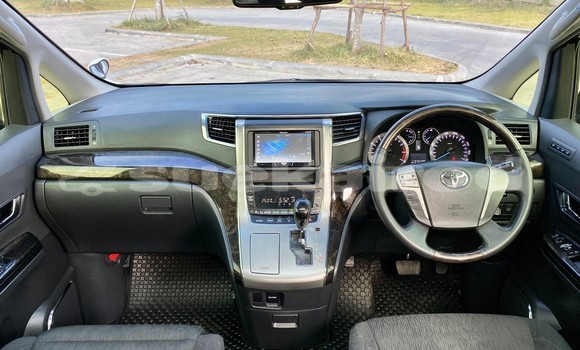 Buy Used Toyota Vellfire White Car in Bangkok in Bangkok Buy Used Toyota Vellfire White Car in Bangkok in Bangkok