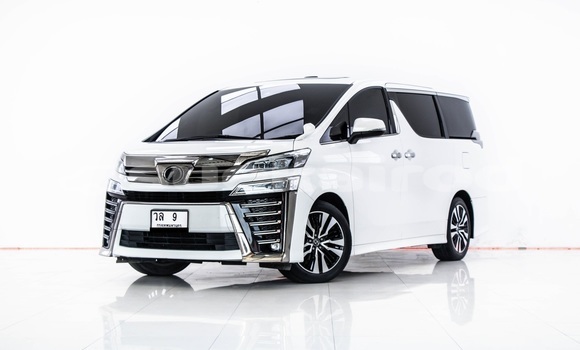 ซื้อ รถมือสอง Toyota Vellfire ขาว รถยนต์ ใน %{เมือง} ใน กรุงเทพมหานคร