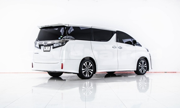 Buy Used Toyota Vellfire White Car in Bangkok in Bangkok Buy Used Toyota Vellfire White Car in Bangkok in Bangkok