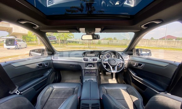 ซื้อ รถมือสอง Mercedes‒Benz E–Class สีดำ รถยนต์ ใน %{เมือง} ใน กรุงเทพมหานคร ซื้อ รถมือสอง Mercedes‒Benz E–Class สีดำ รถยนต์ ใน %{เมือง} ใน กรุงเทพมหานคร