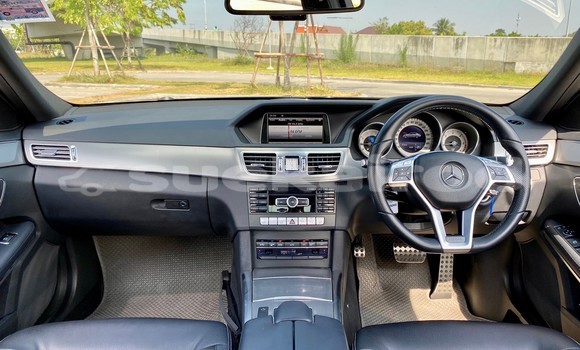 ซื้อ รถมือสอง Mercedes‒Benz E–Class สีดำ รถยนต์ ใน %{เมือง} ใน กรุงเทพมหานคร ซื้อ รถมือสอง Mercedes‒Benz E–Class สีดำ รถยนต์ ใน %{เมือง} ใน กรุงเทพมหานคร