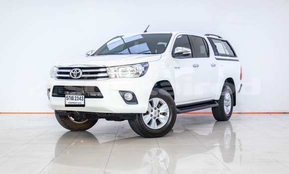 ซื้อ รถมือสอง Toyota Hiluxe Revo ขาว รถยนต์ ใน %{เมือง} ใน กรุงเทพมหานคร