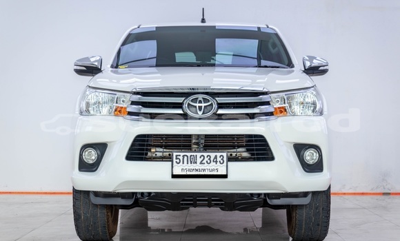 Buy Used Toyota Hiluxe Revo White Car in Bangkok in Bangkok Buy Used Toyota Hiluxe Revo White Car in Bangkok in Bangkok