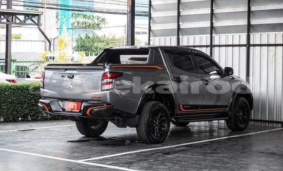 ซื้อ รถมือสอง Mitsubishi Triton เงิน รถยนต์ ใน %{เมือง} ใน กรุงเทพมหานคร ซื้อ รถมือสอง Mitsubishi Triton เงิน รถยนต์ ใน %{เมือง} ใน กรุงเทพมหานคร