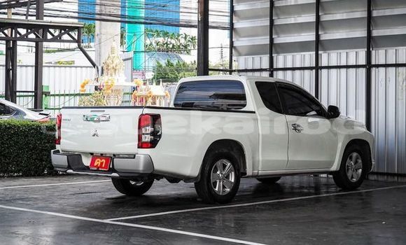 ซื้อ รถมือสอง Mitsubishi Triton ขาว รถยนต์ ใน %{เมือง} ใน กรุงเทพมหานคร ซื้อ รถมือสอง Mitsubishi Triton ขาว รถยนต์ ใน %{เมือง} ใน กรุงเทพมหานคร