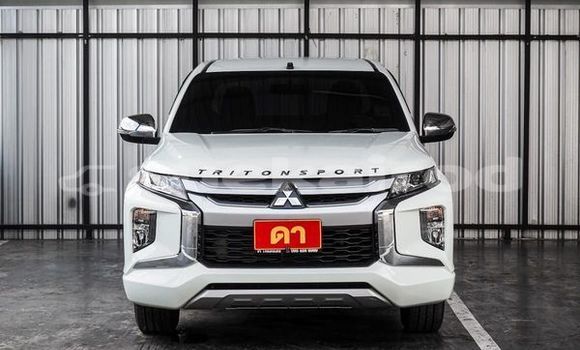 ซื้อ รถมือสอง Mitsubishi Triton ขาว รถยนต์ ใน %{เมือง} ใน กรุงเทพมหานคร ซื้อ รถมือสอง Mitsubishi Triton ขาว รถยนต์ ใน %{เมือง} ใน กรุงเทพมหานคร