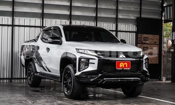 Buy Used Mitsubishi Triton White Car in Bangkok in Bangkok Buy Used Mitsubishi Triton White Car in Bangkok in Bangkok