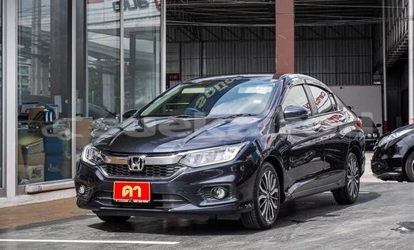 ซื้อ รถมือสอง Honda City สีดำ รถยนต์ ใน %{เมือง} ใน กรุงเทพมหานคร
