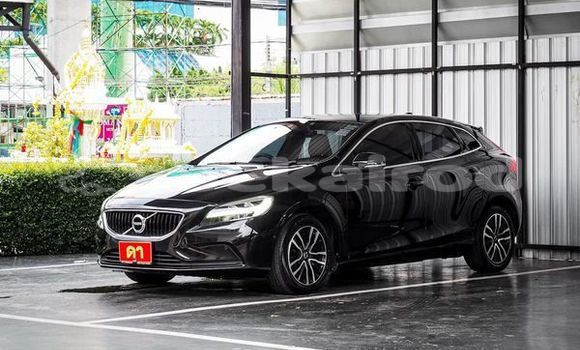 ซื้อ รถมือสอง Volvo V40 สีดำ รถยนต์ ใน %{เมือง} ใน กรุงเทพมหานคร