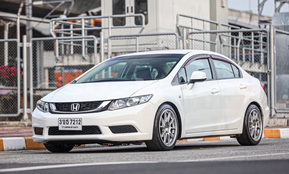ซื้อ รถมือสอง Honda Civic ขาว รถยนต์ ใน %{เมือง} ใน กรุงเทพมหานคร