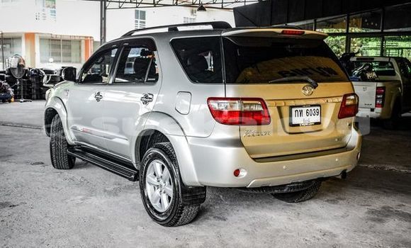 ซื้อ รถมือสอง Toyota Fortuner เงิน รถยนต์ ใน %{เมือง} ใน กรุงเทพมหานคร ซื้อ รถมือสอง Toyota Fortuner เงิน รถยนต์ ใน %{เมือง} ใน กรุงเทพมหานคร