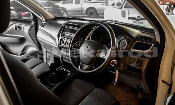 ซื้อ รถมือสอง Mitsubishi Triton ขาว รถยนต์ ใน %{เมือง} ใน กรุงเทพมหานคร ซื้อ รถมือสอง Mitsubishi Triton ขาว รถยนต์ ใน %{เมือง} ใน กรุงเทพมหานคร