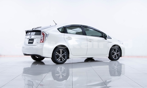 Buy Used Toyota Prius White Car in Bangkok in Bangkok Buy Used Toyota Prius White Car in Bangkok in Bangkok