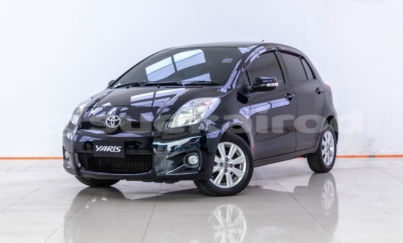 ซื้อ รถมือสอง Toyota Yaris ขาว รถยนต์ ใน %{เมือง} ใน กรุงเทพมหานคร