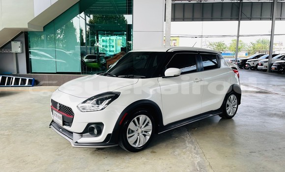 ซื้อ รถมือสอง Suzuki Swift ขาว รถยนต์ ใน %{เมือง} ใน กรุงเทพมหานคร